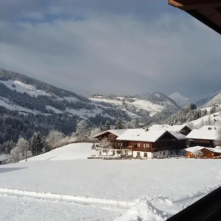 Haus Moaeben *